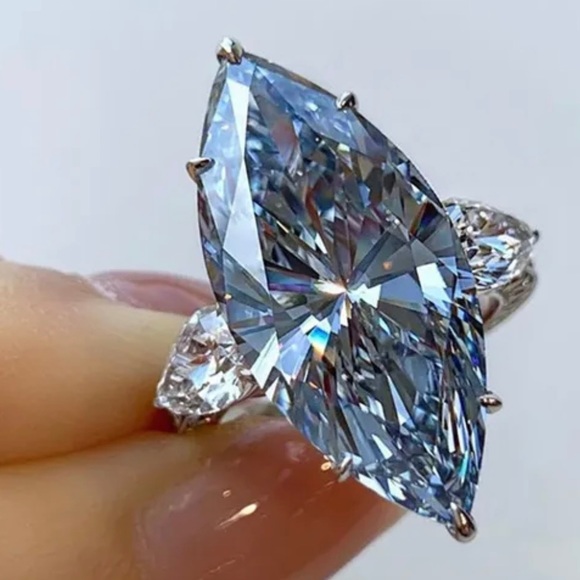 Jewelry - Topaz Ring